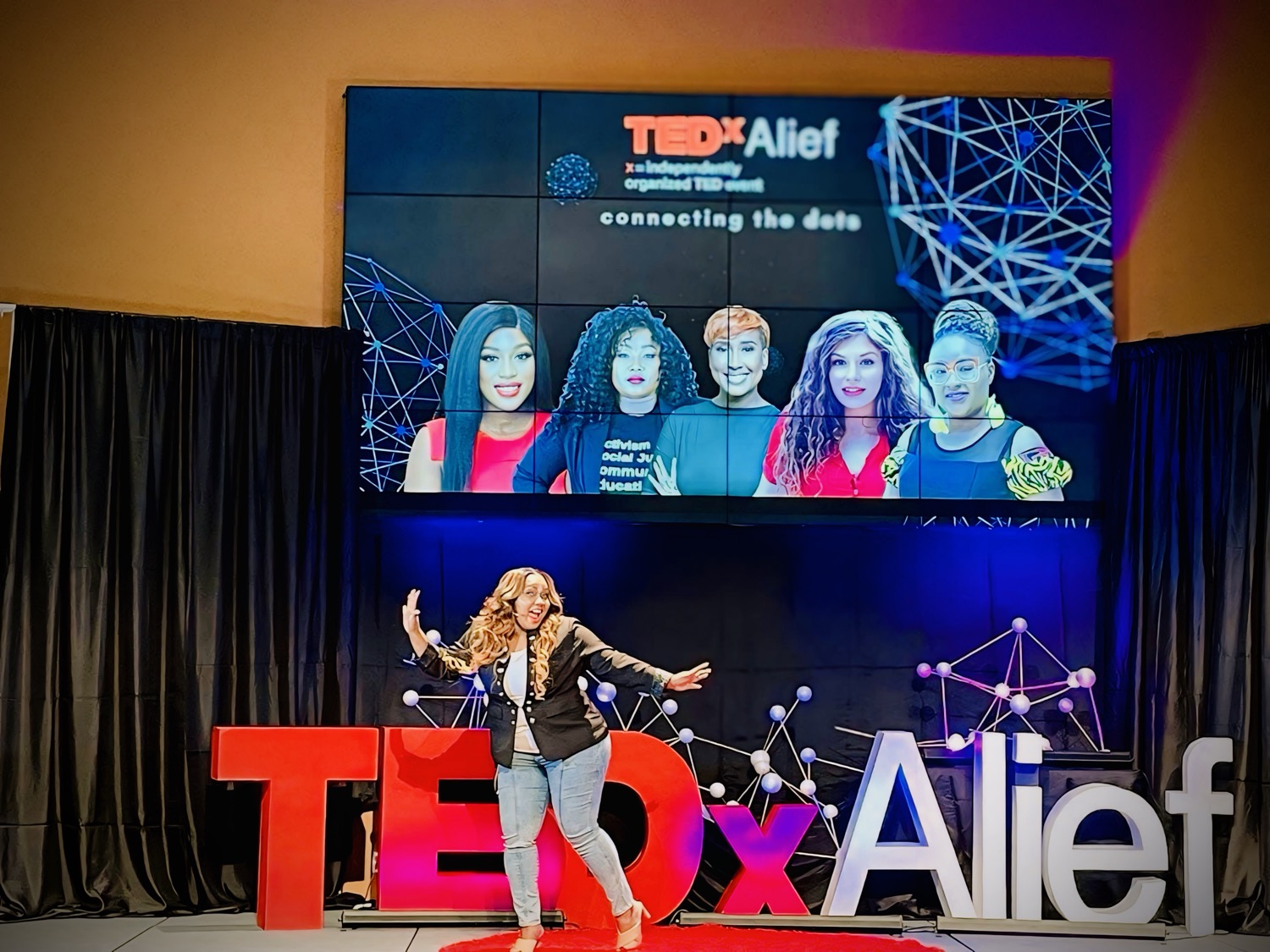 Hannah Naomi Jones, tedxalief stage